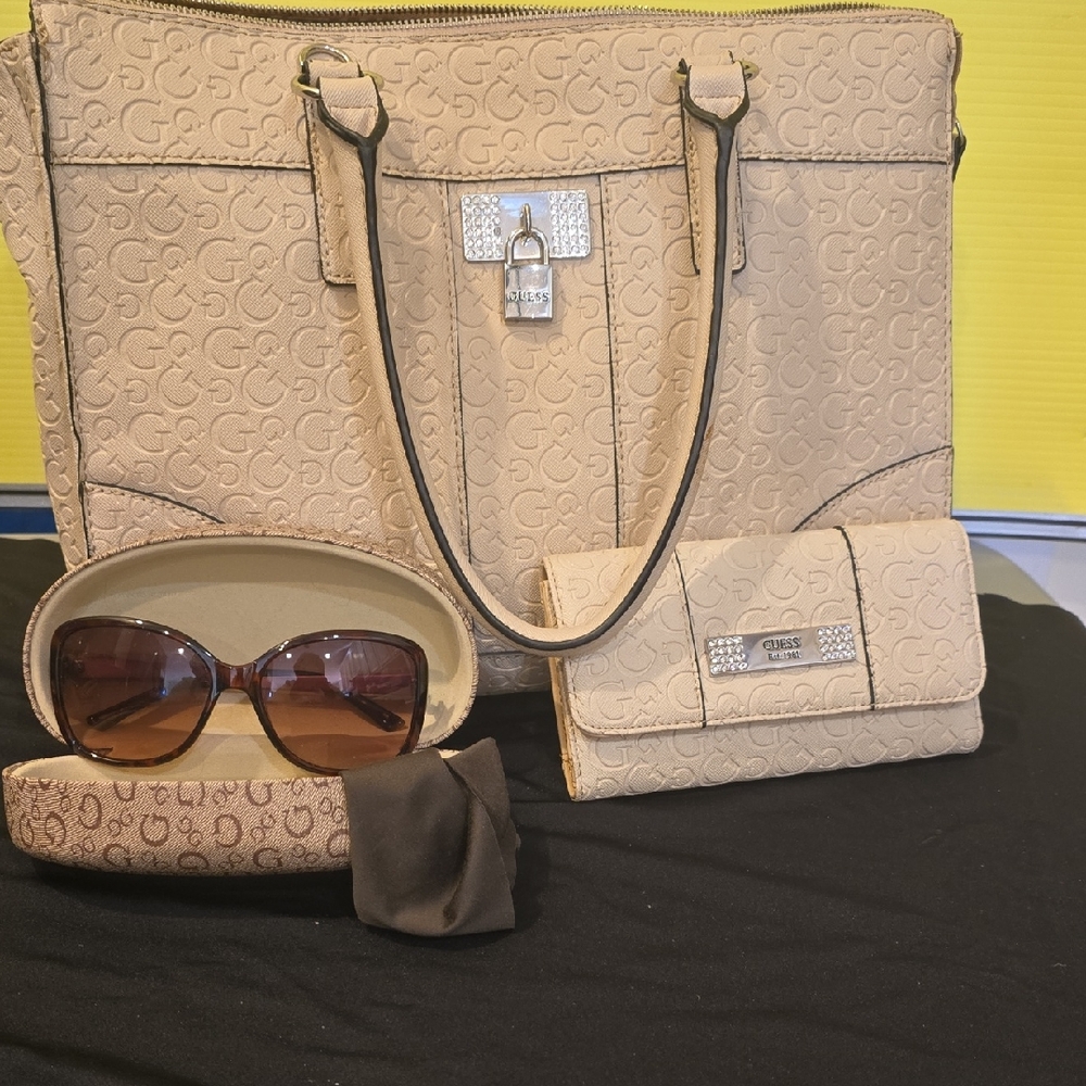 Guess Cream Tote and Wallet Set